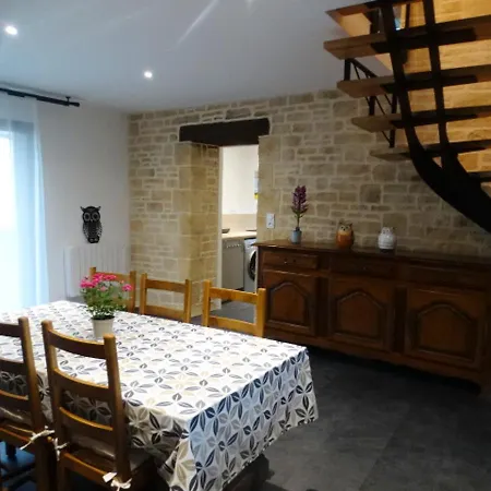 Maison Charmante A Avec Jardin Et Cheminee *