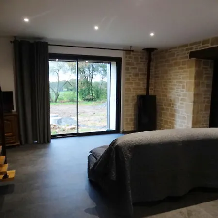Holiday home Maison Charmante A Avec Jardin Et Cheminee Nivillac